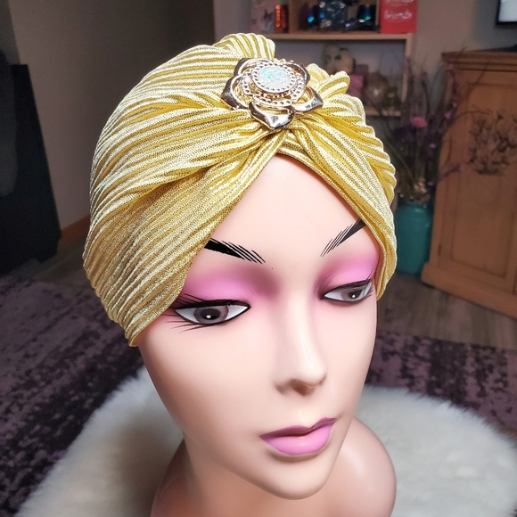 Gold shimmer irridescent broach hat - Picture 6 of 11